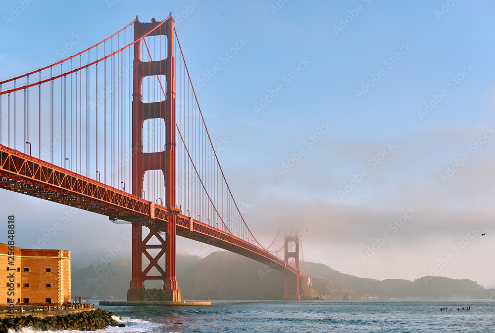 Fototapeta premium Golden Gate Bridge at morning, San Francisco, California