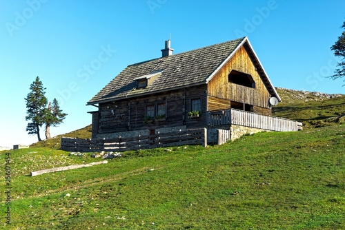 Dobratsch Hut