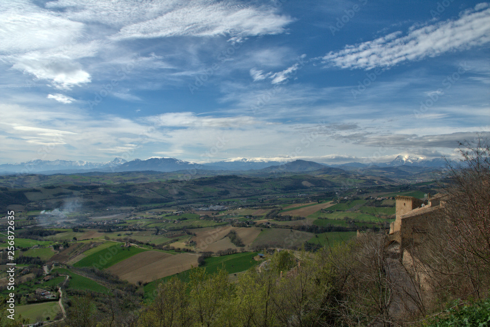 Fototapeta premium panoramic view of the village,italy,horizon,countryside,rural,spring,sky,cloud,landscape,panorama,view,