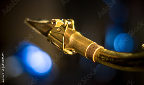 Bild auf Leinwand detail of a saxophone music horn sax brass gold sound audio recording macro deta