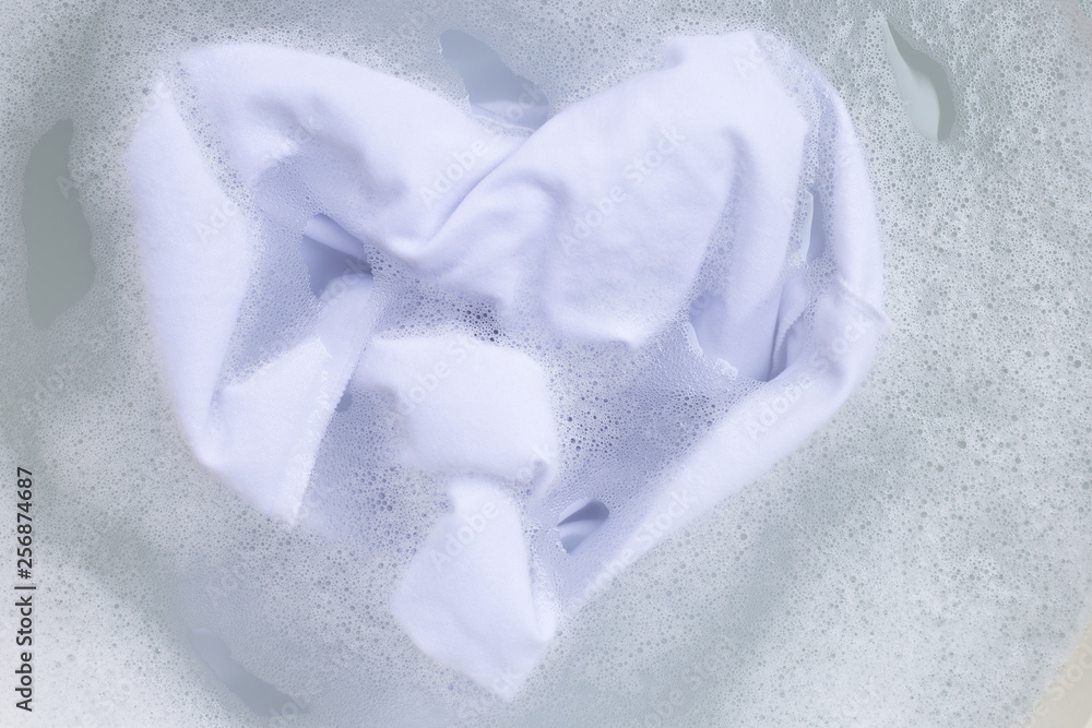 Soak a cloth before washing, white cloth, Heart shape