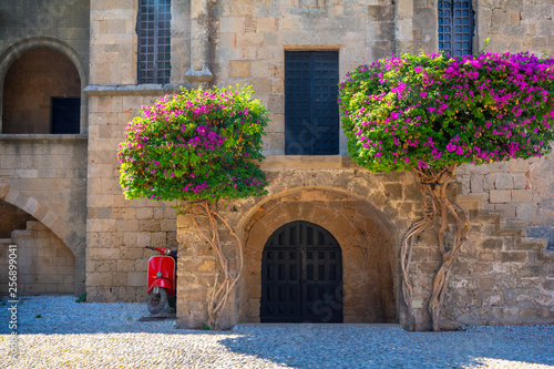 Fototapeta Naklejka Na Ścianę i Meble -  beautiful Old Town of Rhodes, Dodecanese, Greece