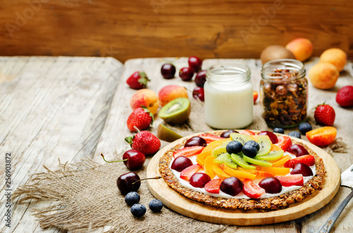 Greek yogurt granola fruit breakfast pizza
