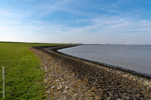 Wallpaper Mural Lines in the sea Torontodigital.ca