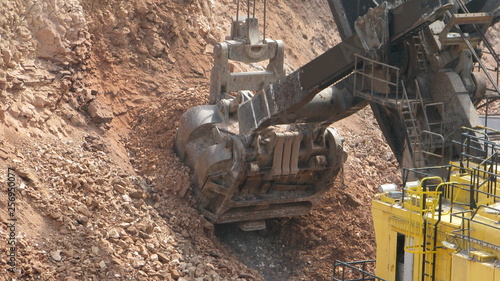 Foto Electric shovel mining