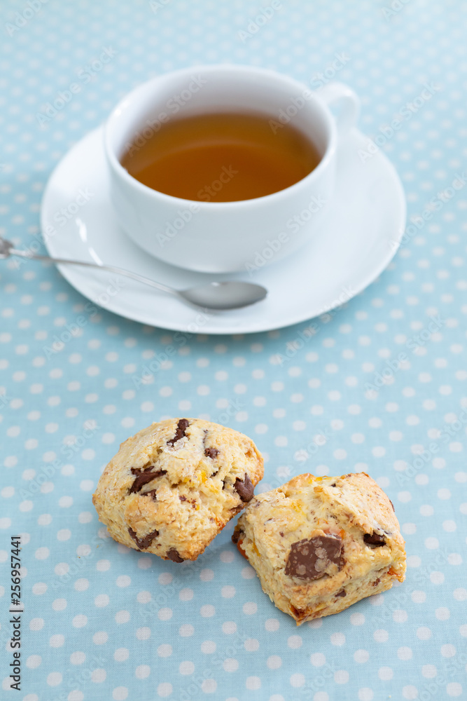 チョコチップとオレンジのスコーン チョコチップとオレンジのスコーン