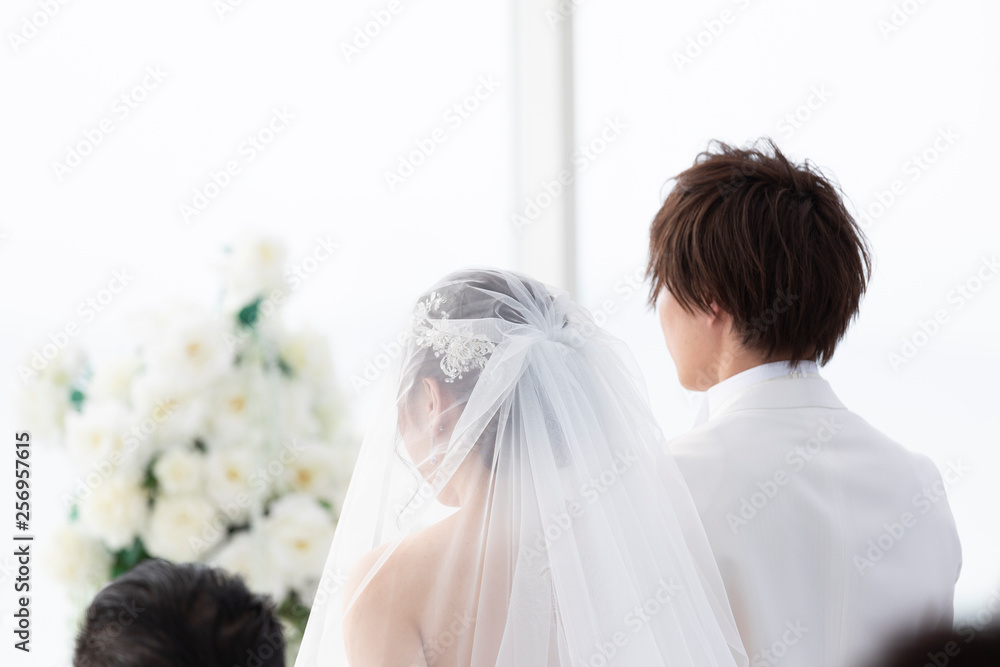 結婚式 新郎と新婦の後ろ姿 Stock Photo Adobe Stock