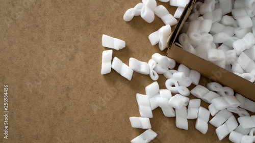 Fotografie cardboard box with polystyrene delivery box fragile
