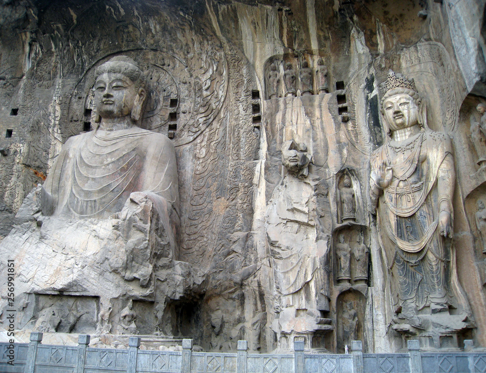  statue in the cave temple