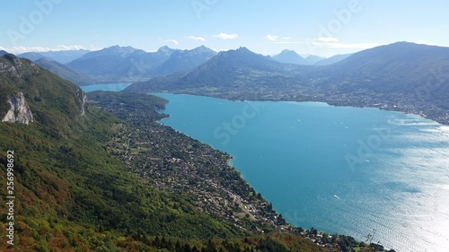 vue du lac d'annecy © Pruvot