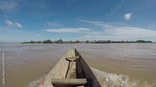 Collection Asie : Laos à bord d'une barque de pêcheur photo