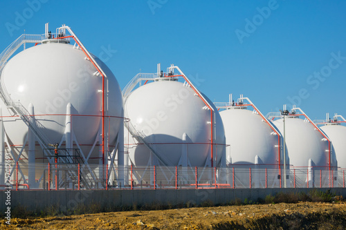 LNG or LPG storage plant, five liquefied natural gas tanks