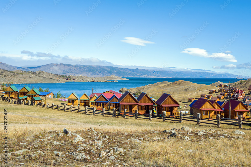 Φωτογραφία Beautiful view of the tourist centers and Kurkut Bay of Lake Baikal in September