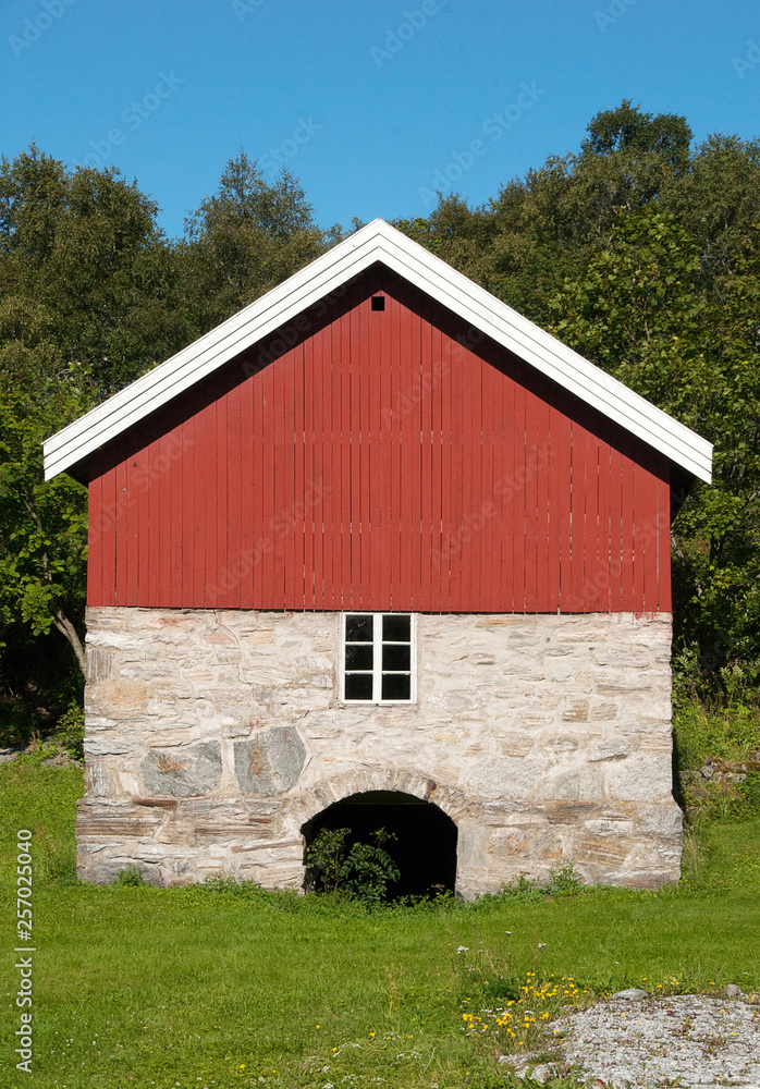 Obraz premium old red barn
