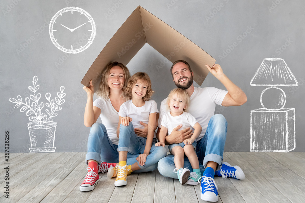 Family New Home Moving Day House Concept - obrazy, fototapety, plakaty 