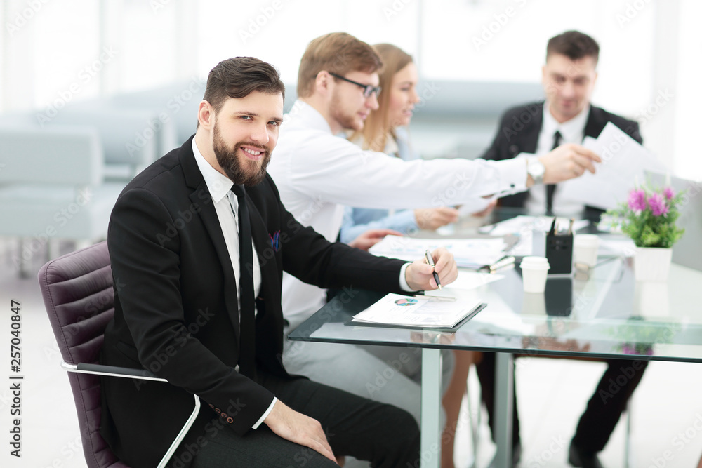 businessman and business team discussing business issues businessman and business team discussing business issues