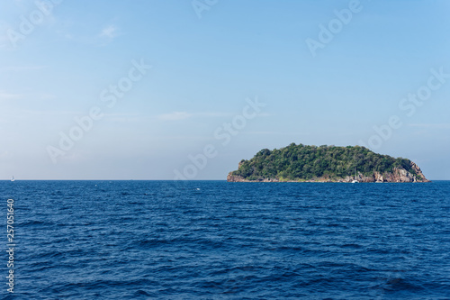 Beautiful Landscape in Thailand with sea and rocks © photoexpert