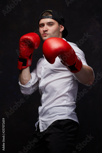 Boxing man © валентин тихонов