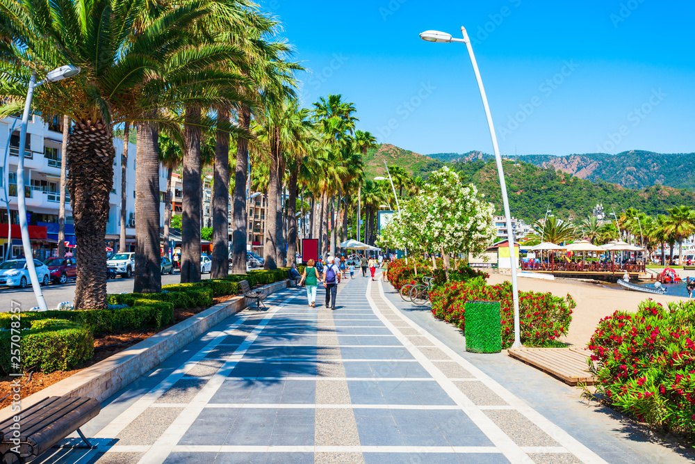 Obraz premium Promenada miasta Marmaris w Turcji