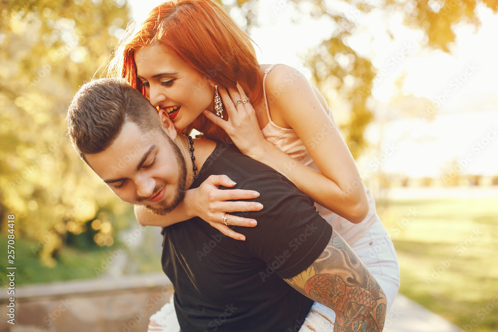 Fototapeta premium couple in a park