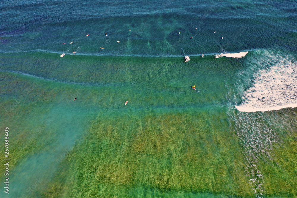 Oahu - Hawaii aus der Luft - Surfer, Wellen und Meer Luftbilder mit DJI Mavic 2 Drohne Oahu - Hawaii aus der Luft - Surfer, Wellen und Meer Luftbilder mit DJI Mavic 2 Drohne