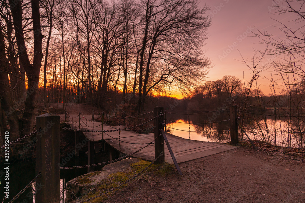  Brücke Sonnenuntergang Abendröte See im Winter