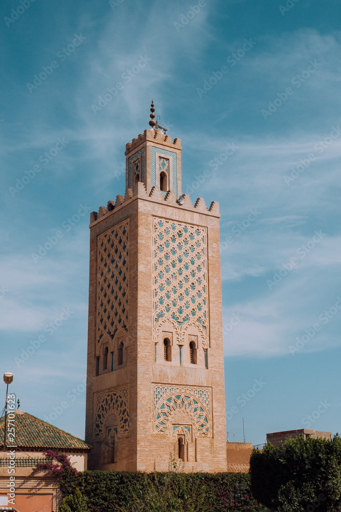 Fototapeta premium A beautiful moroccan minaret in Marrakech.