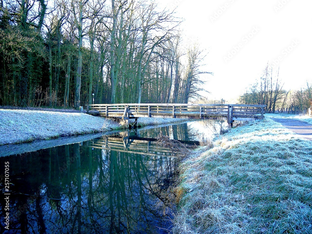 Winter Szene am Fluss