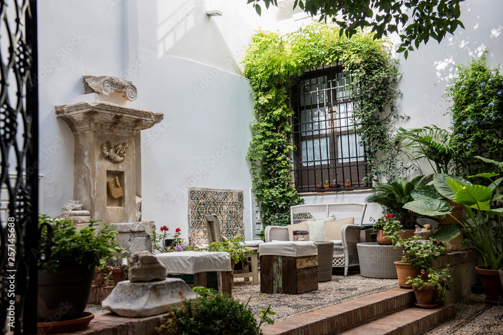 Fototapeta premium Enchanting Architecture of Alhambra Palace