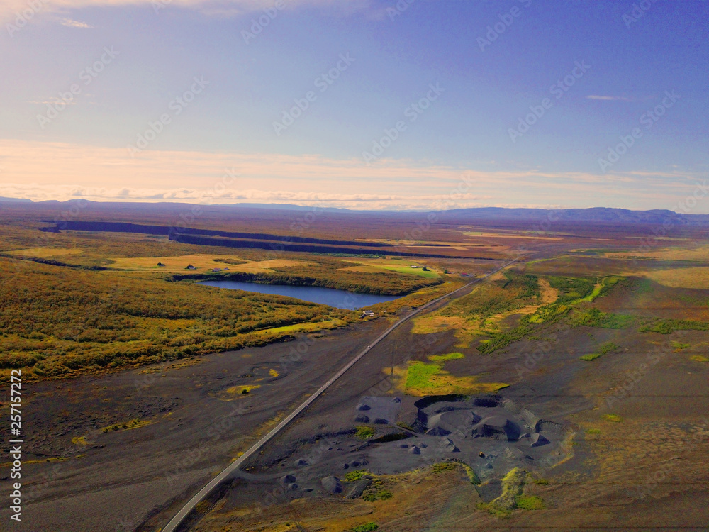 Island - Vulkane, Geysir, Küsten und traumhafte Straßen aus der Luft gefilmt mit Drohne DJI Mavic 2