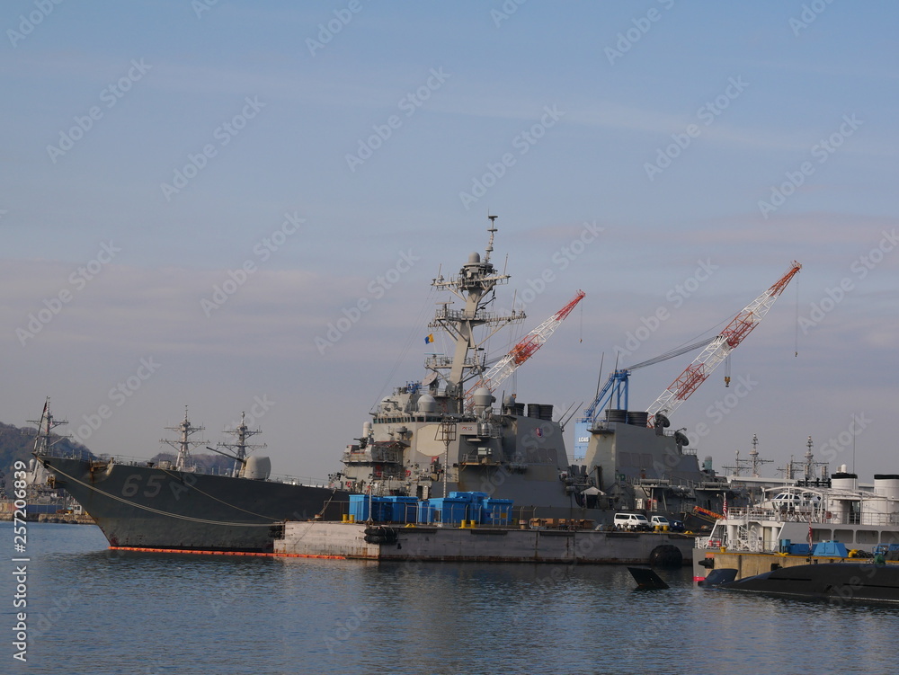Naklejka premium 軍港 戦艦 横須賀
