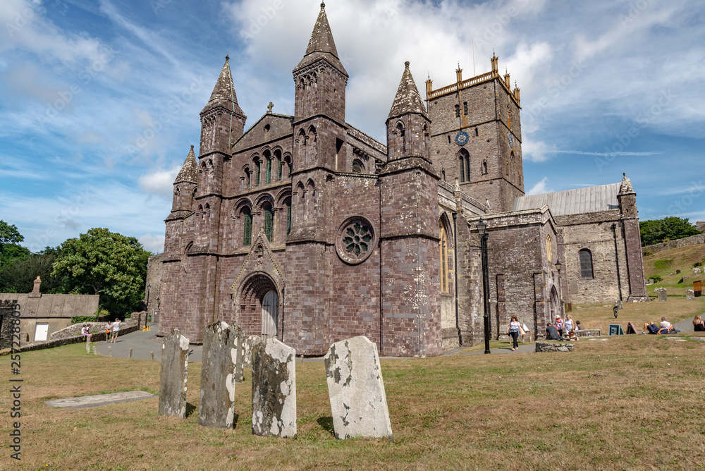 Fototapeta premium Main facade of Saint Davids Cathedral, Wales