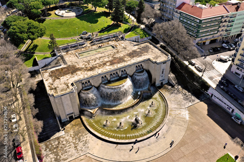 Fonte Luminosa in Lissabon aus der Luft - Mit Drohne DJI Mavic 2 Pro