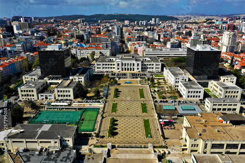Lissabon Luftbilder - Luftaufnahmen von Lissabon  Ponte 25 de Abril  Castelo de S  o Jorge  Igreja de Santa Engr  cia  Commerce Square und weitere Sehensw  rdigkeiten