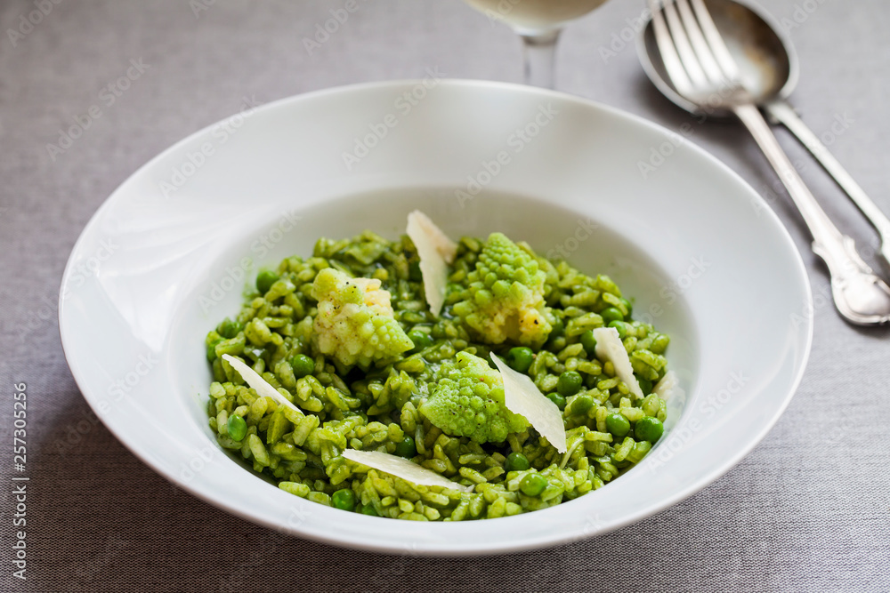 Green pea risotto with romanesco cauliflower Green pea risotto with romanesco cauliflower