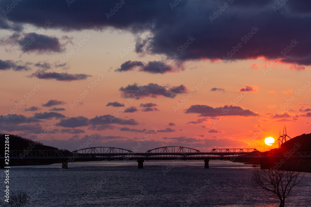 美しい夕焼け 風力発電 秋田県 秋田市 美しい夕焼け 風力発電 秋田県 秋田市