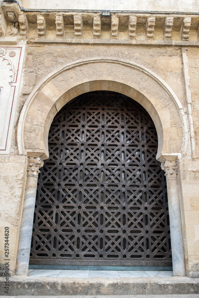 Enchanting Architecture of Alhambra Palace