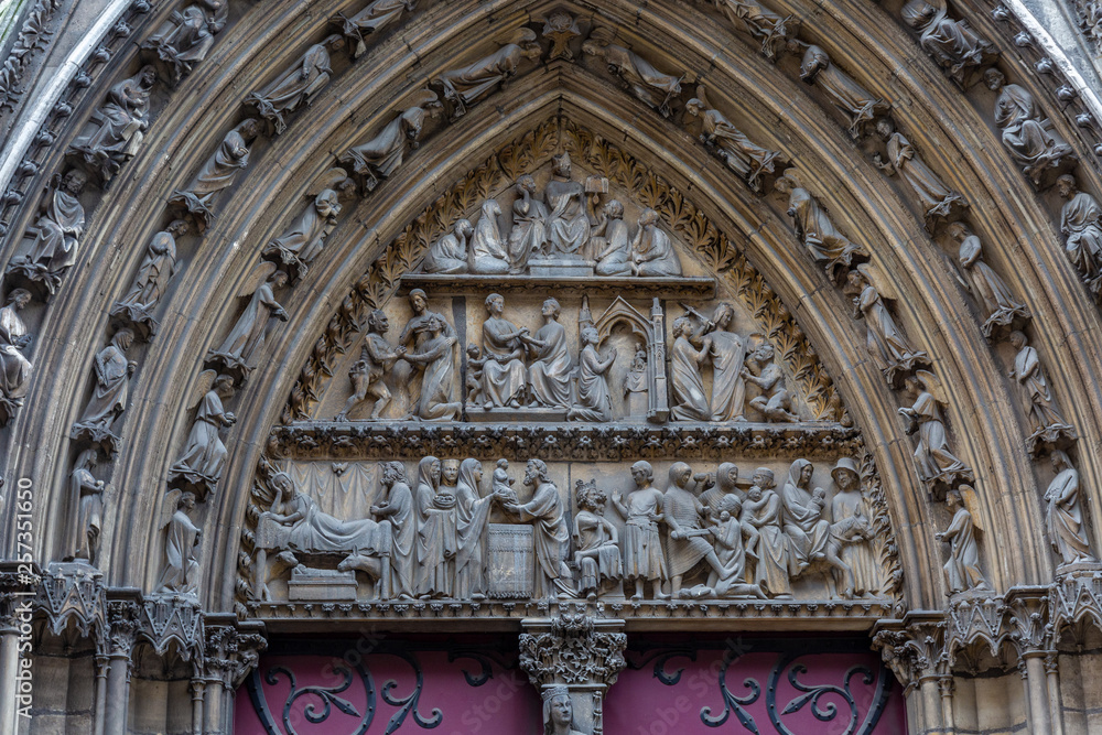 Obraz premium Notre-Dame de Paris exterior