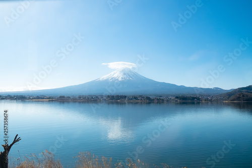 Fuji mountain and Kawaguchiko lake with cloud and blue sky day 