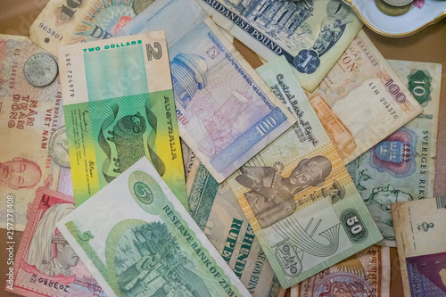 International Banknotes