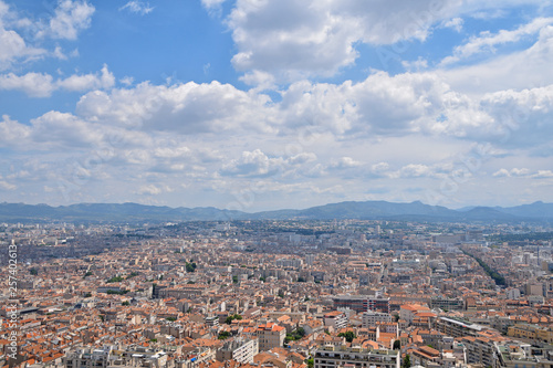 Fototapeta Naklejka Na Ścianę i Meble -  Panoramic city view of Marseille, France