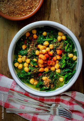 Espinacas con garbanzos - Spinach and chickpea stew
