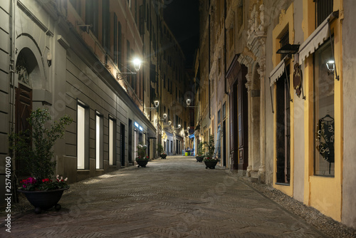Fototapeta Naklejka Na Ścianę i Meble -  Sanremo street view in the night