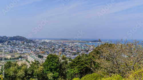  春の館山城跡から見た風景