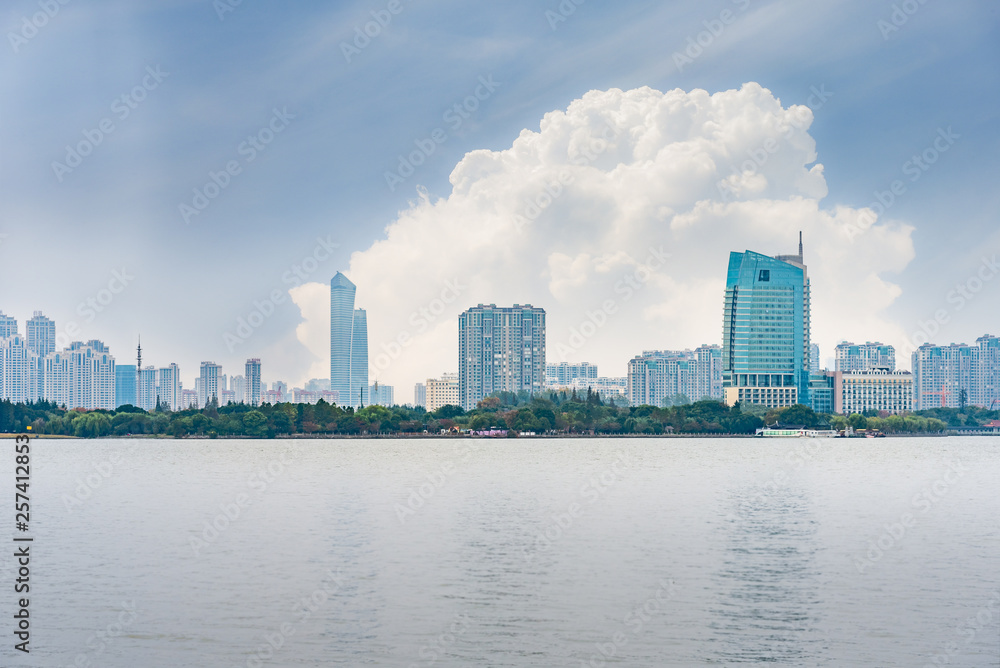 Fototapeta premium Wuxi Landmark building on the other side of Li Lake