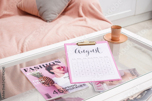 Calendar with fashion magaz...