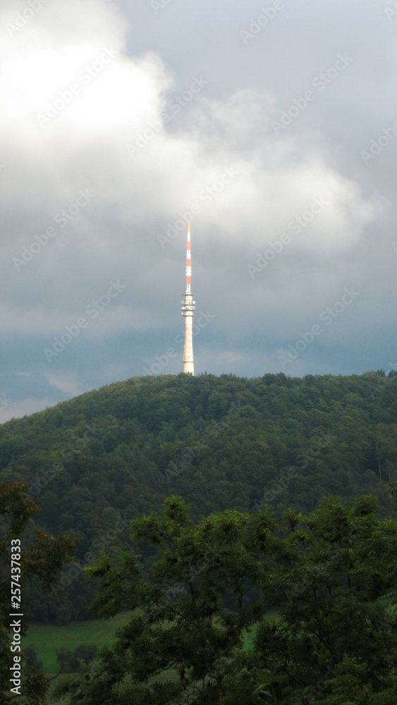 Fototapeta premium Sendemast auf dem Friedrichsberg – Waldenburg
