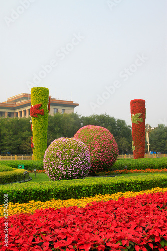 Tiananmen square in Beijing, Flower bed totem pole