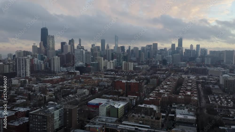 Old Town, Chicago, Illinois - 4k Aerial Old Town, Chicago, Illinois - 4k Aerial