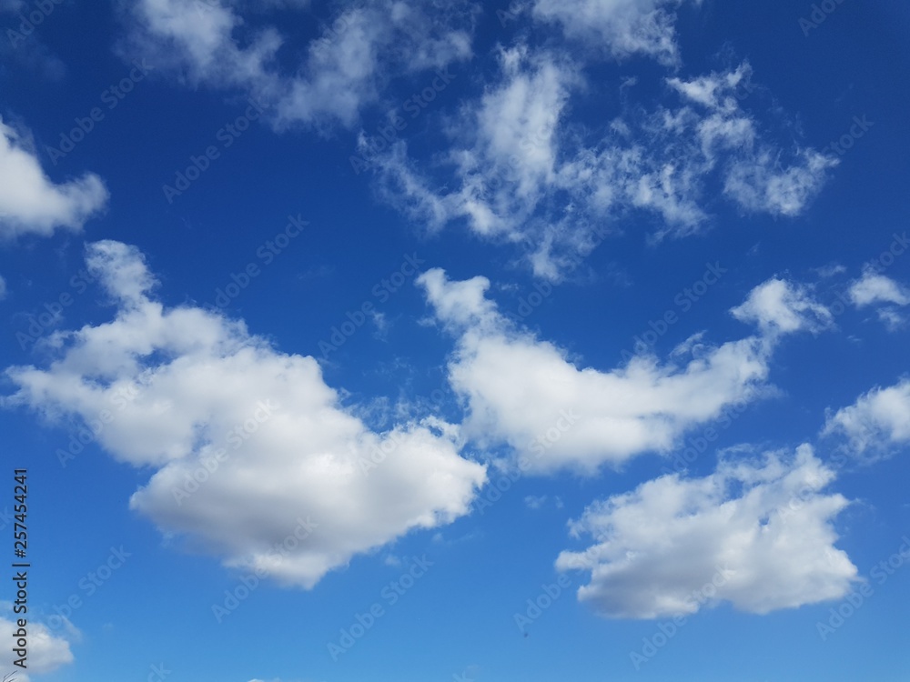 Obraz premium wiosenne niebo